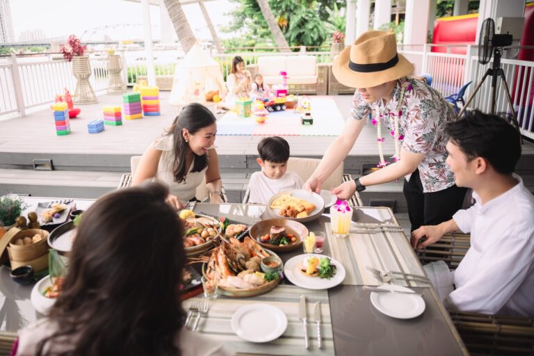 สัมผัสบรรยากาศสไตล์ชาวเกาะพอลินีเชียกับ “Tiki Brunch” มื้อสายวันอาทิตย์ ที่ห้องอาหารเทรเดอร์ วิคส์ อนันตรา ริเวอร์ไซด์ กรุงเทพฯ รีสอร์ท