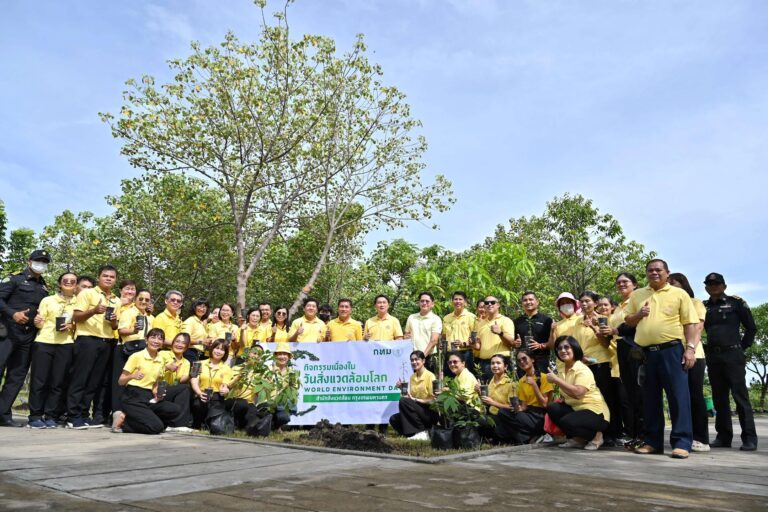 “อินทนิล” ส่งมอบแก้วย่อยสลาย 720,000 ใบ ให้กับ “กรุงเทพมหานคร” ต่อยอดโครงการแก้วเพาะกล้า เพิ่มพื้นที่สีเขียวเพื่อคุณ เพื่อโลก