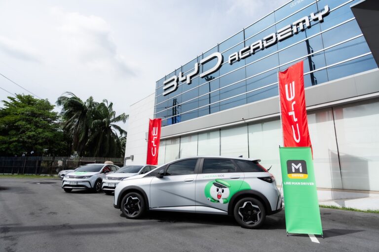 บีวายดี ประเทศไทย ผนึกกำลัง LINE MAN ส่งมอบรถ BYD สร้างระบบนิเวศของยานยนต์ไฟฟ้า รองรับการขยายเครือข่าย EV บน LINE MAN RIDE